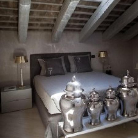 Seven Historical Suites Τεργέστη Δωμάτιο φωτογραφία
