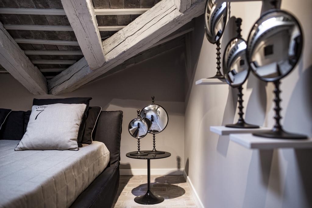 Seven Historical Suites Τεργέστη Δωμάτιο φωτογραφία